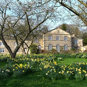 https://harewood-estate-cottages.yorkshirehotels.net